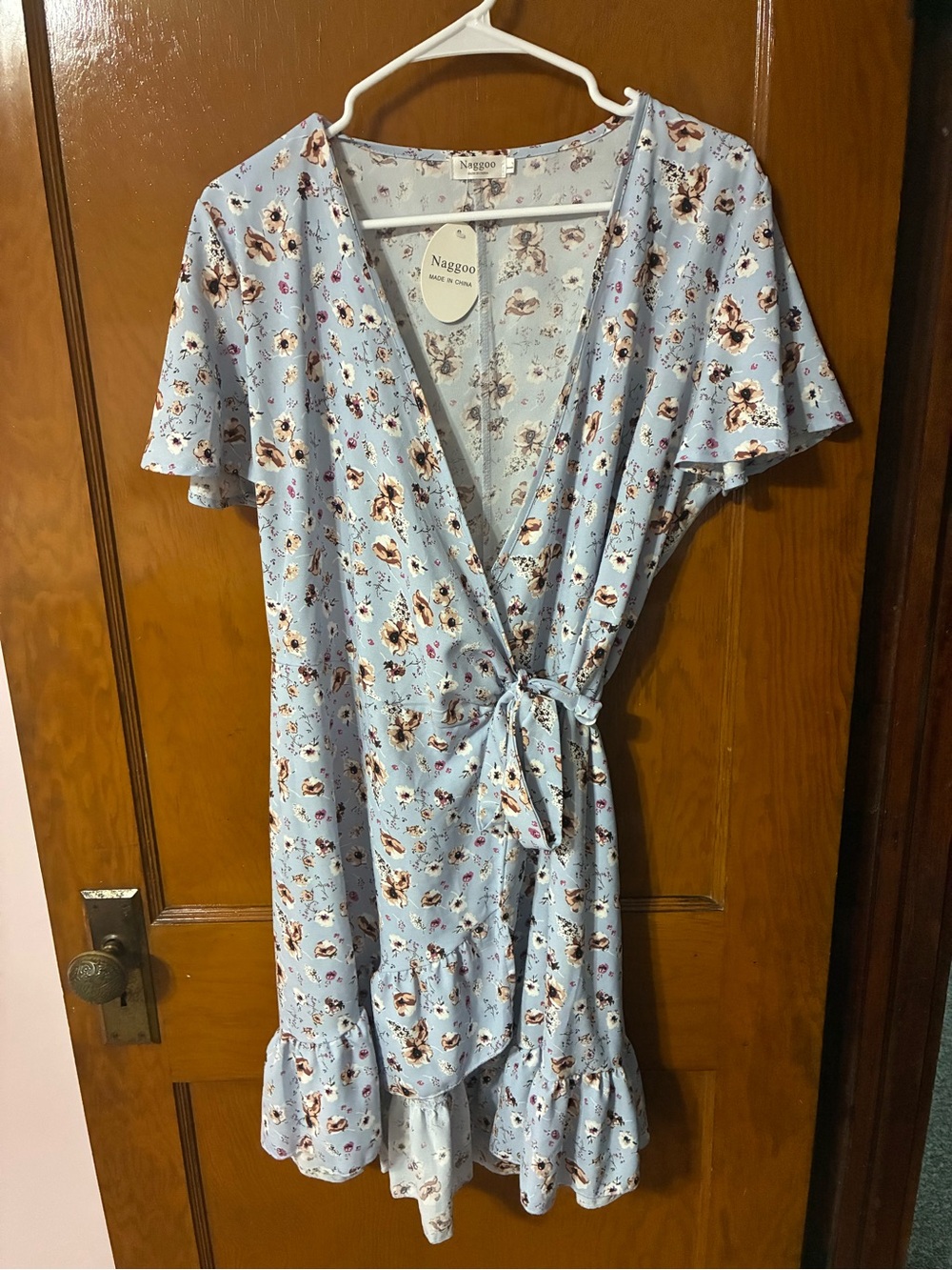 🎉 4/$25 NWT Light Blue Floral Wrap Dress